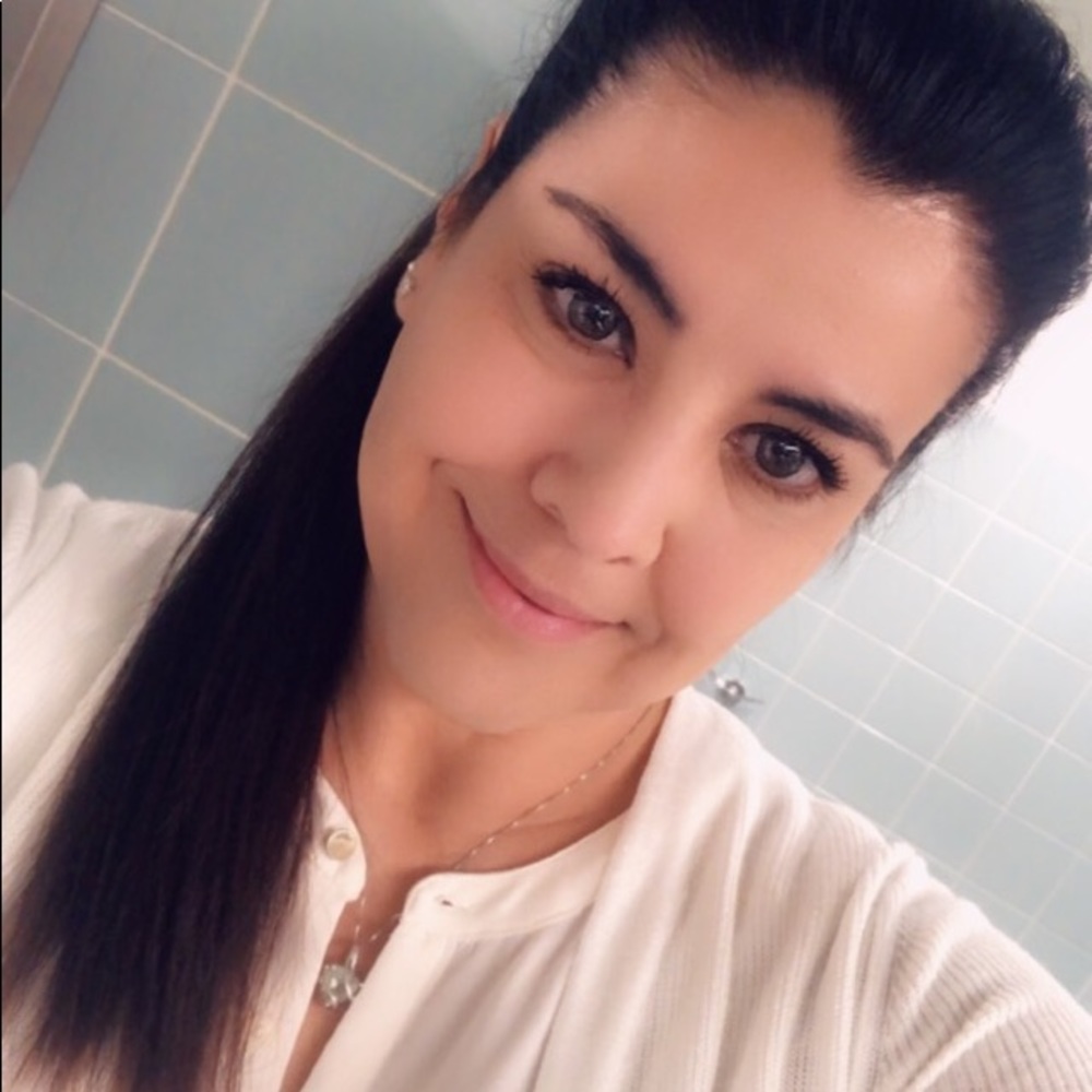 Meet your Posher, Angela